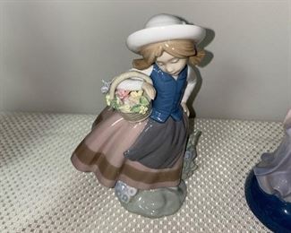 LLADRO FIGURINE