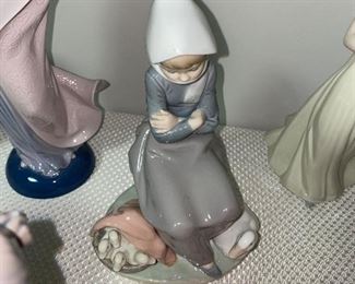 LLADRO FIGURINE