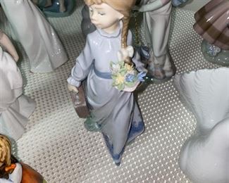 LLADRO SCHOOL DAYS #7604 FIGURINE 