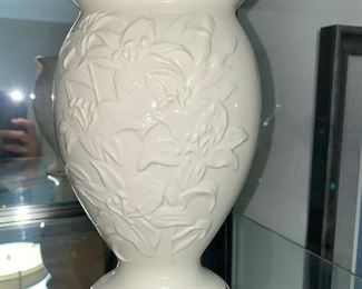 LENOX VASE