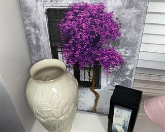 LENOX FLOWER VASE 