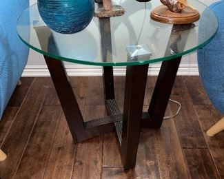 ROUND GLASS SIDE TABLE