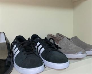 WOMEN'S SHOES - SIZE 12 - 12.5