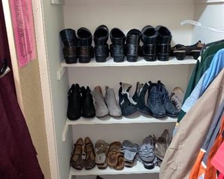 WOMEN’S SHOES - SIZE 12 - 12.5
