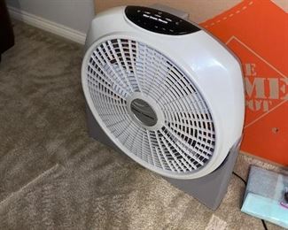 FLOOR FAN