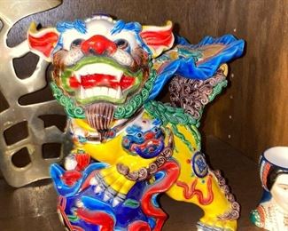 CHINESE FOO DOG FIGURINE 