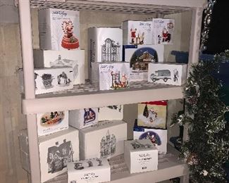 DEPARTMENT 56 SNOW VILLAGE COLLECTIBLES 