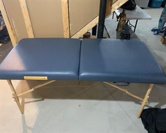 BLUE RIDGE PORTABLE MASSAGE TABLE