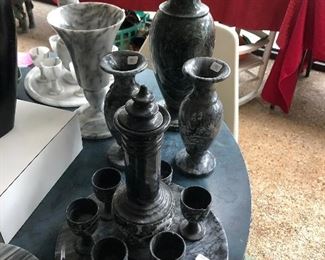 Marble vases, decanters/glasses and ashtrays