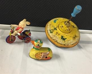 Vintage Tin Toys #2 https://ctbids.com/#!/description/share/283013