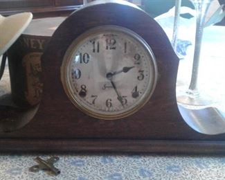 Vintage Mantle clock with key