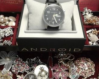 Android watch New In Box, sweet vintage bling!