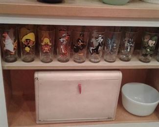 more cartoon glasses, bread box
