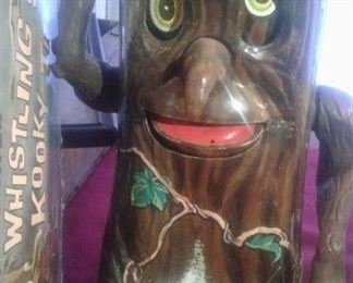 eyes move, arms walks