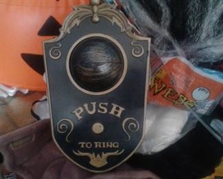 CREEPY HALLOWEEN DOORBELL-GREEN GLOWY EYEBALL OPENS UP-YUCK