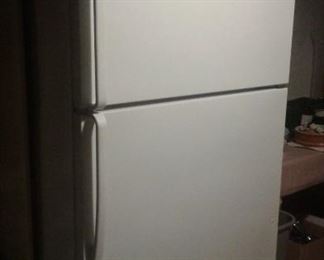 WHIRLPOOL REFRIGERATOR