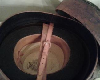INTERIOR OF THAT LEATHER HAT BOX