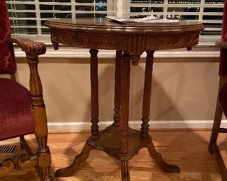 ROUND TABLE BEAUTIFULLY CARVED WOOD
25” DIA x 25.5” HEIGHT
