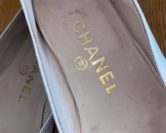 CHANEL LEATHER FLATS - SIZE 37