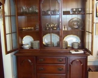 Vintage Ethan Allen China Cabinet