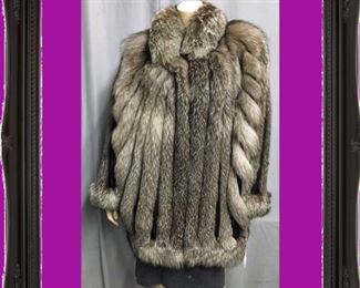 #2503. Cocoon Coat Silver Saga Fox Echt-Pelz, $695.00
