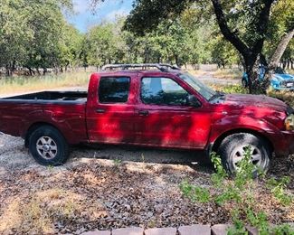2004 Nissan frontier twin cab with camper shell 134,500 miles needs work