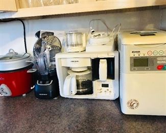 Lots of small kitchen appliances