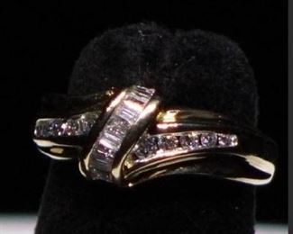 DIAMOND FASHION RING