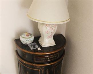 Oriental 1/2 round table-white lamp