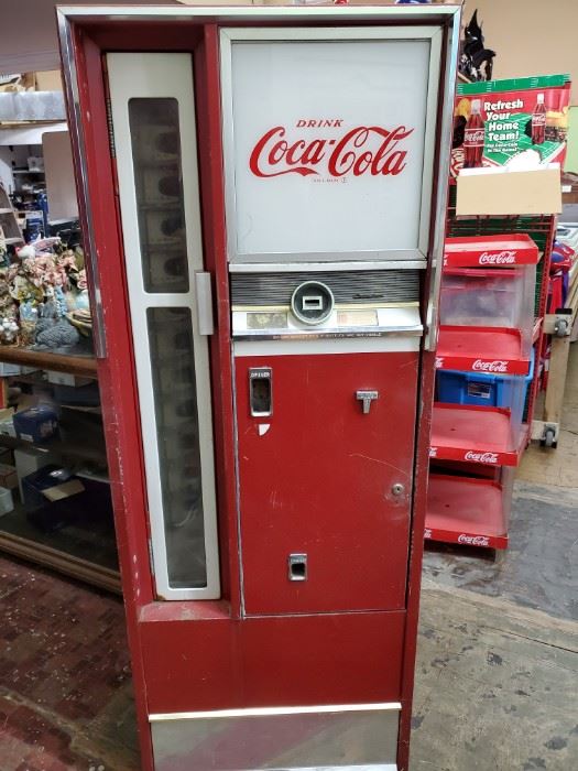 Coca-Cola  Coke Machine in working condition