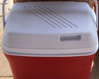 Rubbermaid Cooler