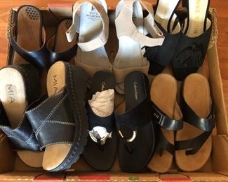 Assorted leather shoes in excellent condition. High-end makers. 