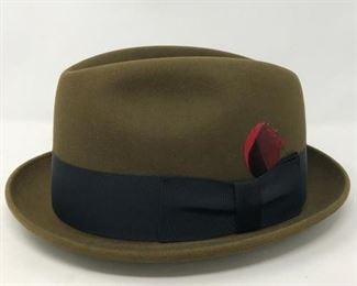  Vintage Men’s Hats and Boxes https://ctbids.com/#!/description/share/284001