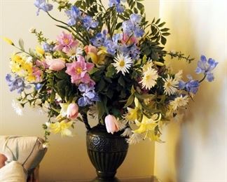 15" Ceramic Vase With Floral Bouquet