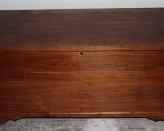 Beautiful vintage custom made cedar chest on bracket feet. (47”W x 21”H x 20 1/2”D.)
