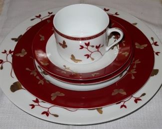 Philippe Deshoulieres Gingko dinnerware