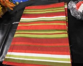 6 Striped fabric place mats