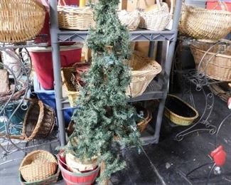 Small artificial tree with bow
