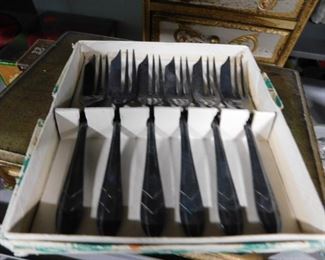 Vintage Sheffield England M.S. Ltd. EPNS 6 pc  appetizer forks in box