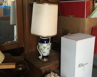 . . . a cute table w/lamp