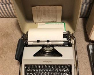 Olympia Deluxe Typewriter