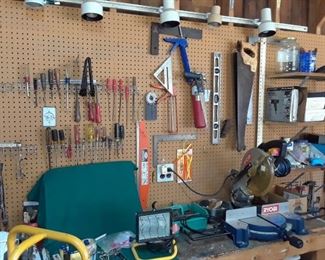 MASSIVE GARAGE w Tools, Tools, TOOLS, 