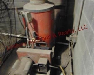Hotsy Elec Steam Cleaner 220 v - nat gas w/ hose & gun (BUYER UNHOOKS & CAPS OFF)