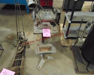 Delta bench grinder on stand 33" tall (WORKS)