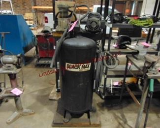 Coleman Black Max 60gal 220V vertical-air compressor (UNTESTED)