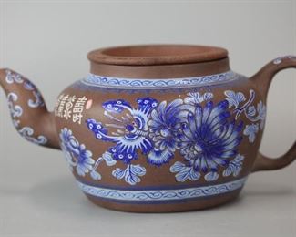 large Chinese yixing teapot