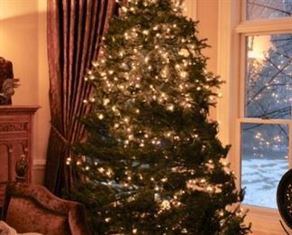 8' lighted Christmas tree