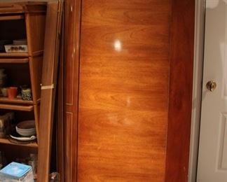 Queen size sleigh bed