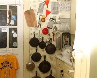 View of some kitchen items.