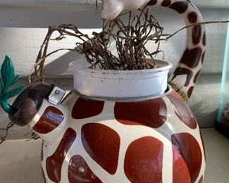 Tea kettle, giraffe